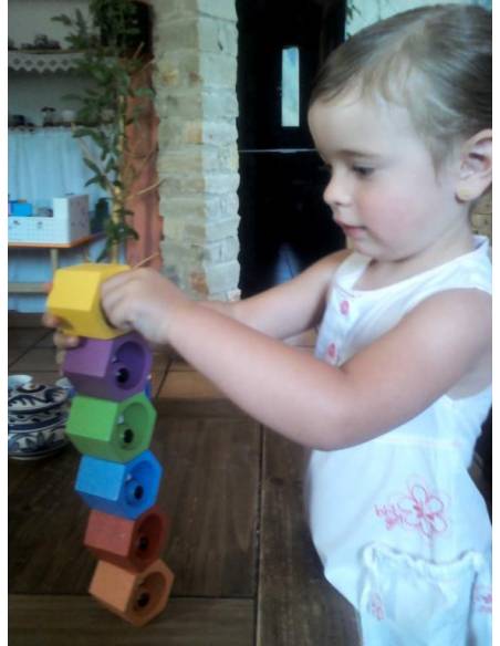 Api nell'alveare di legno