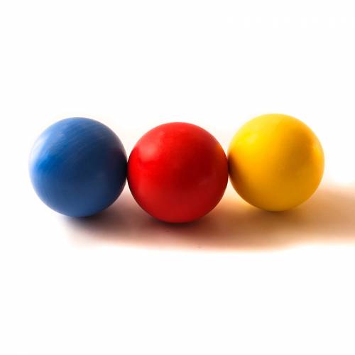 Bolas de madera en 3 colores  Bebés