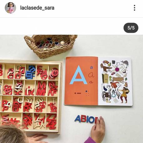 Abecedario móvil en mayúsculas imprenta con Ñ Montessori para todos Aprender a leer y escribir