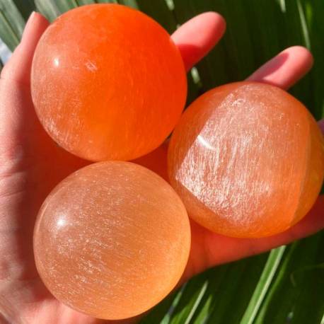 Selenita esfera naranja 6 cm  Fósiles y minerales 2