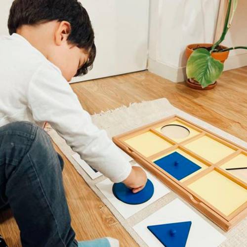 Cofanetto con Incastri delle figure geometriche