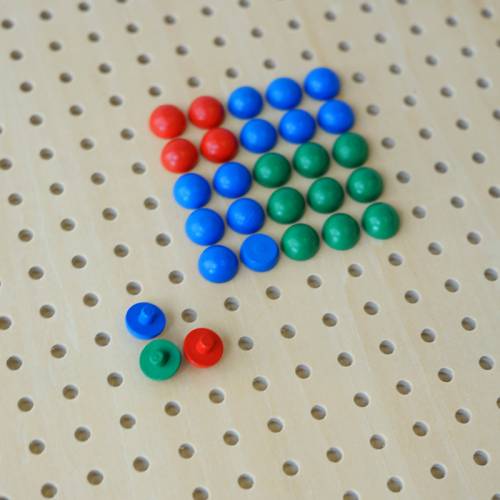 Grande tavolo perforato