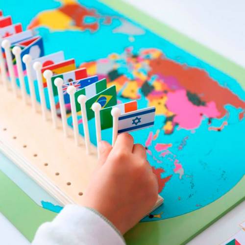 Mapa del mundo con banderas Montessori para todos Geografía