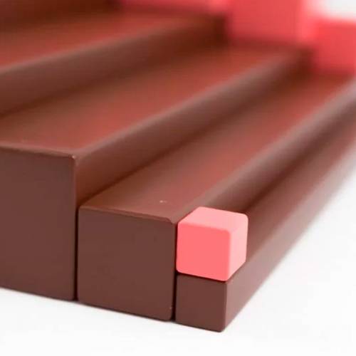 Escalera marrón Montessori para todos Sensorial