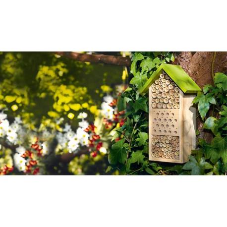 Pequeño hotel de Insectos  Animales y Naturaleza