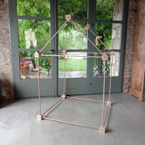 Varillas y cubos de madera para grandes construcciones  Construcciones