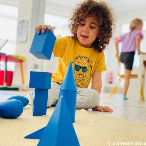 Sólidos geométricos azules Montessori para todos Sensorial