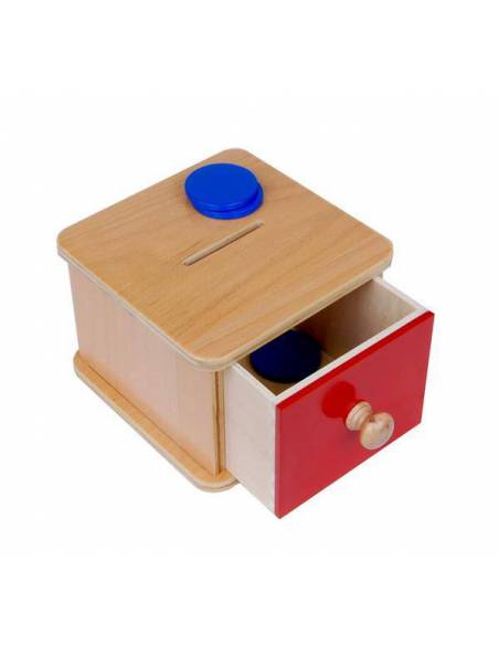 Hucha de madera con monedas y cajón