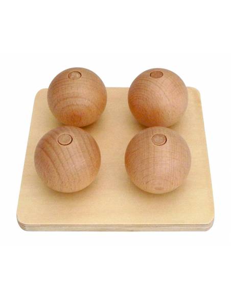 Esferas sobre base de madera para ensartar  De 1 a 3 años