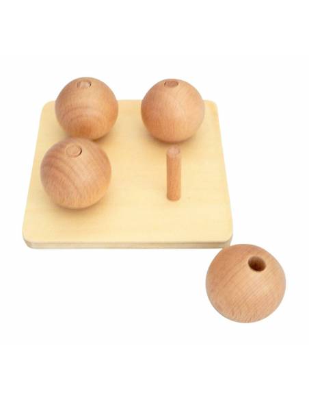 Esferas sobre base de madera para ensartar  De 1 a 3 años